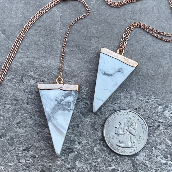 💥HP💥Rose Gold and Marble Necklace - Picture 2 of 2